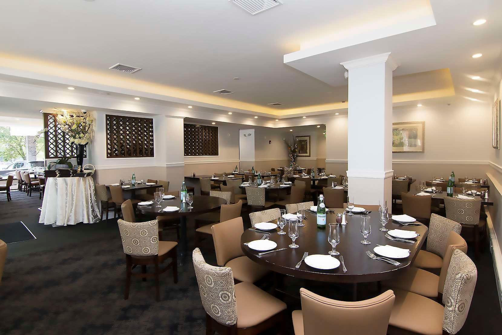 The Colbeh Restaurant dining room in Great Neck