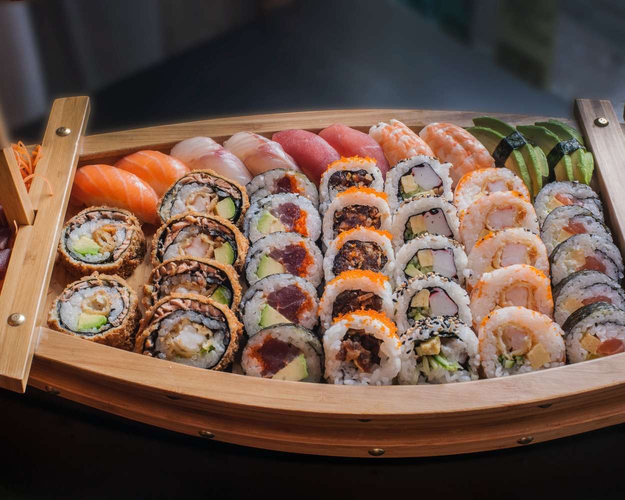 A sushi boat plated for a Colbeh event