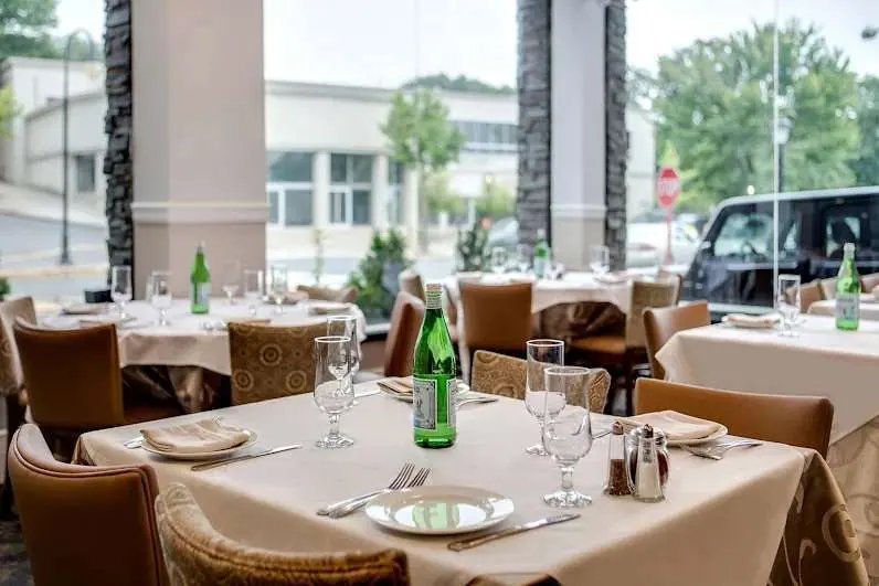 Colbeh dining room